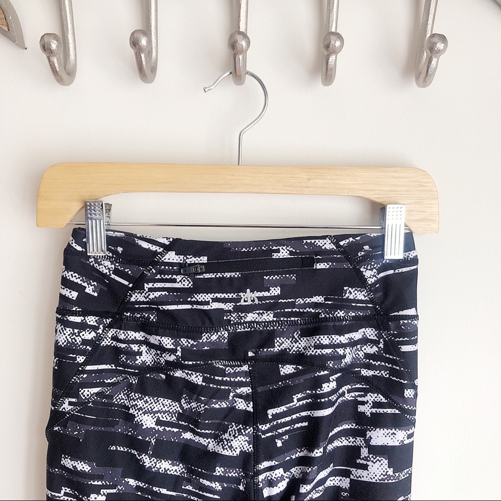 ✨Kyodan Abstract Leggings✨ - Picture 4 of 4